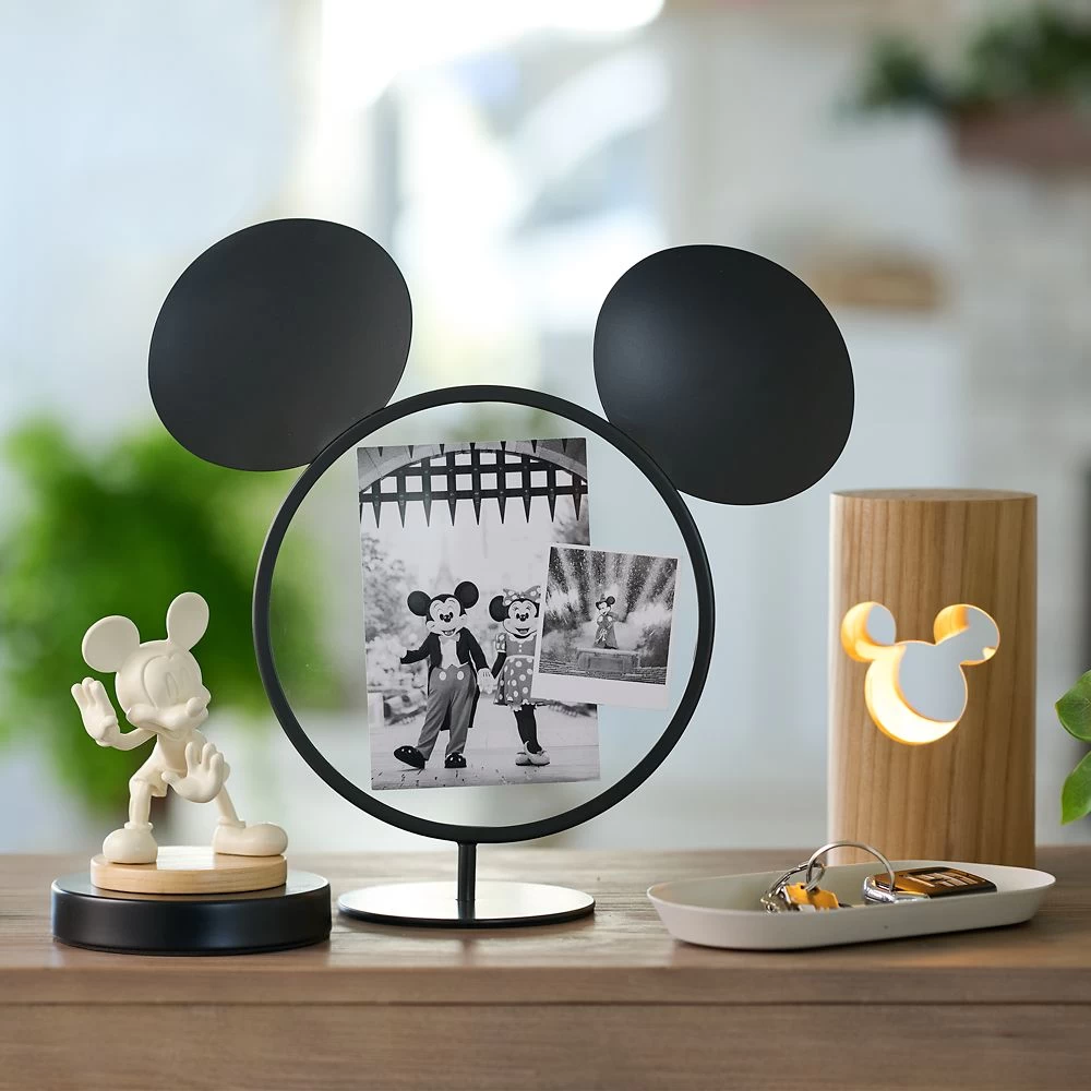 Disney Mickey Mouse Icon Wood Desk Lamp – Mickey Mouse Home Collection - Image 9